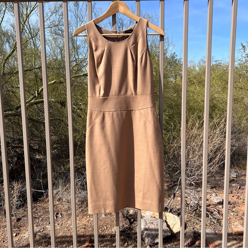 ⬇️💲J CREW NWT Women’s Sleeveless Dress Size 0 Color Cardboard (Tanish Family)